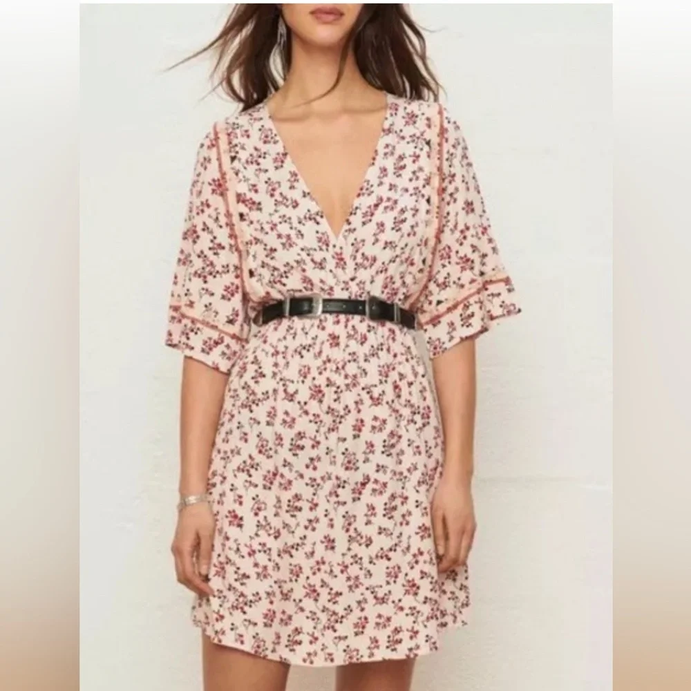 Ba&sh Sete short pretty and comfy floral bohemian style dress with elastic waist
